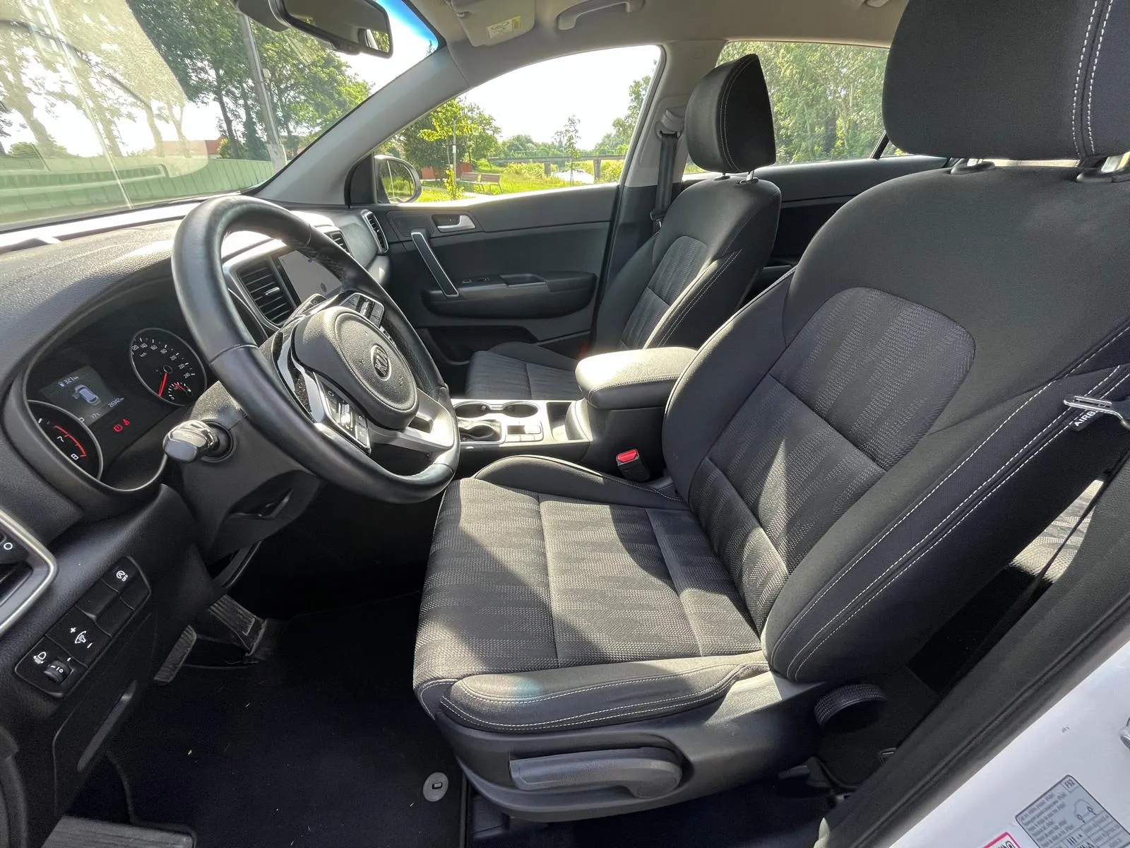 
								KIA SPORTAGE 1.6 T-GDI GOLD A/T full									