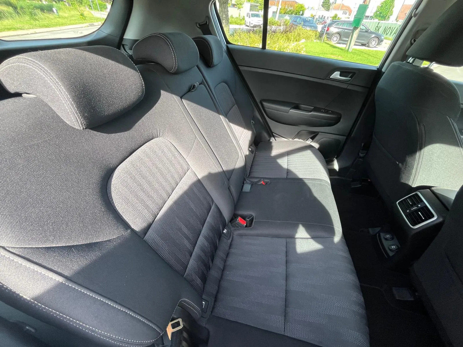 
								KIA SPORTAGE 1.6 T-GDI GOLD A/T full									