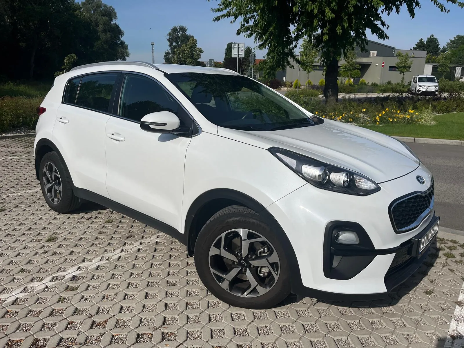 
								KIA SPORTAGE 1.6 T-GDI GOLD A/T full									