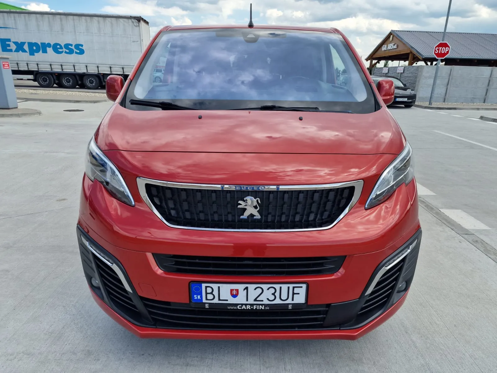
								PEUGEOT TRAVELLER 2.0 BLUEHDI 177 S&S BUSINESS COMPACT EAT8 7-MIESTNE full									