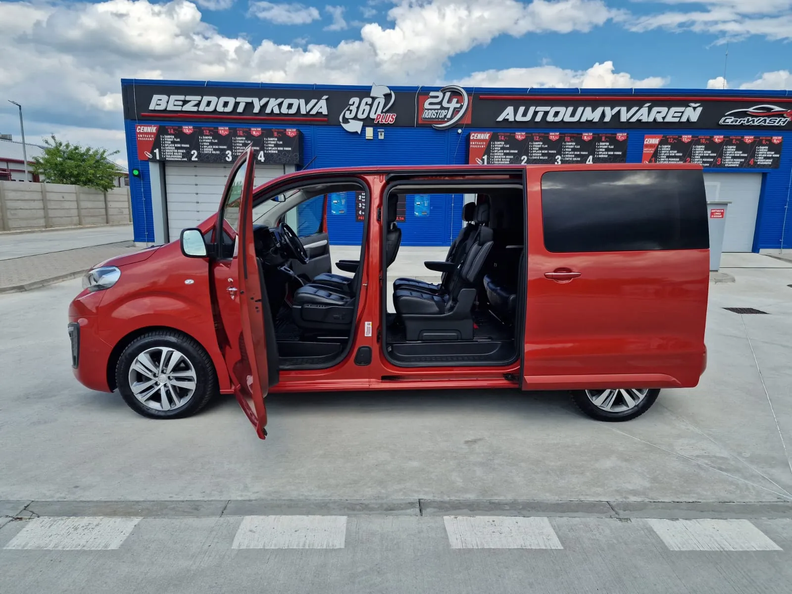 
								PEUGEOT TRAVELLER 2.0 BLUEHDI 177 S&S BUSINESS COMPACT EAT8 7-MIESTNE full									