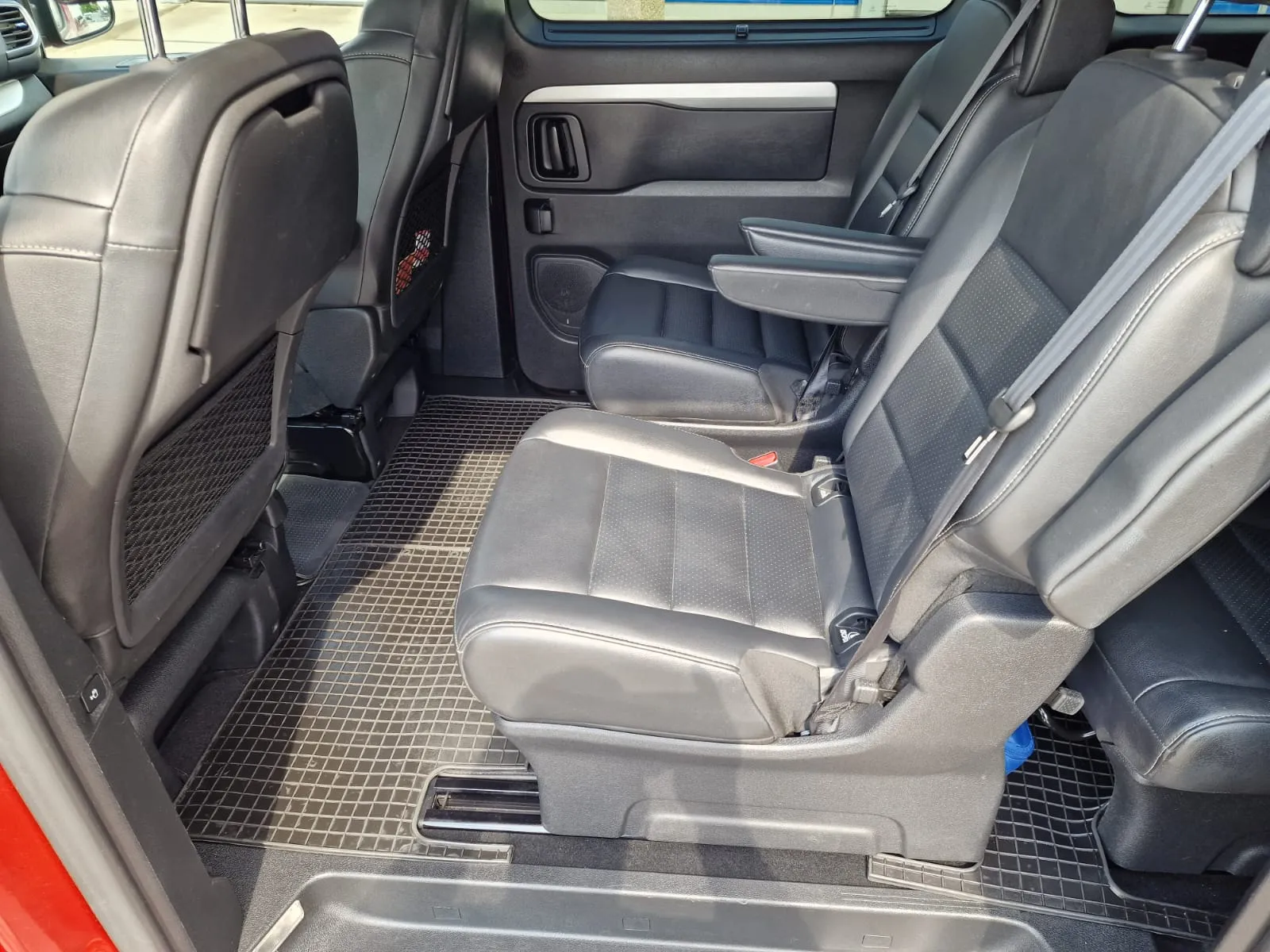 
								PEUGEOT TRAVELLER 2.0 BLUEHDI 177 S&S BUSINESS COMPACT EAT8 7-MIESTNE full									