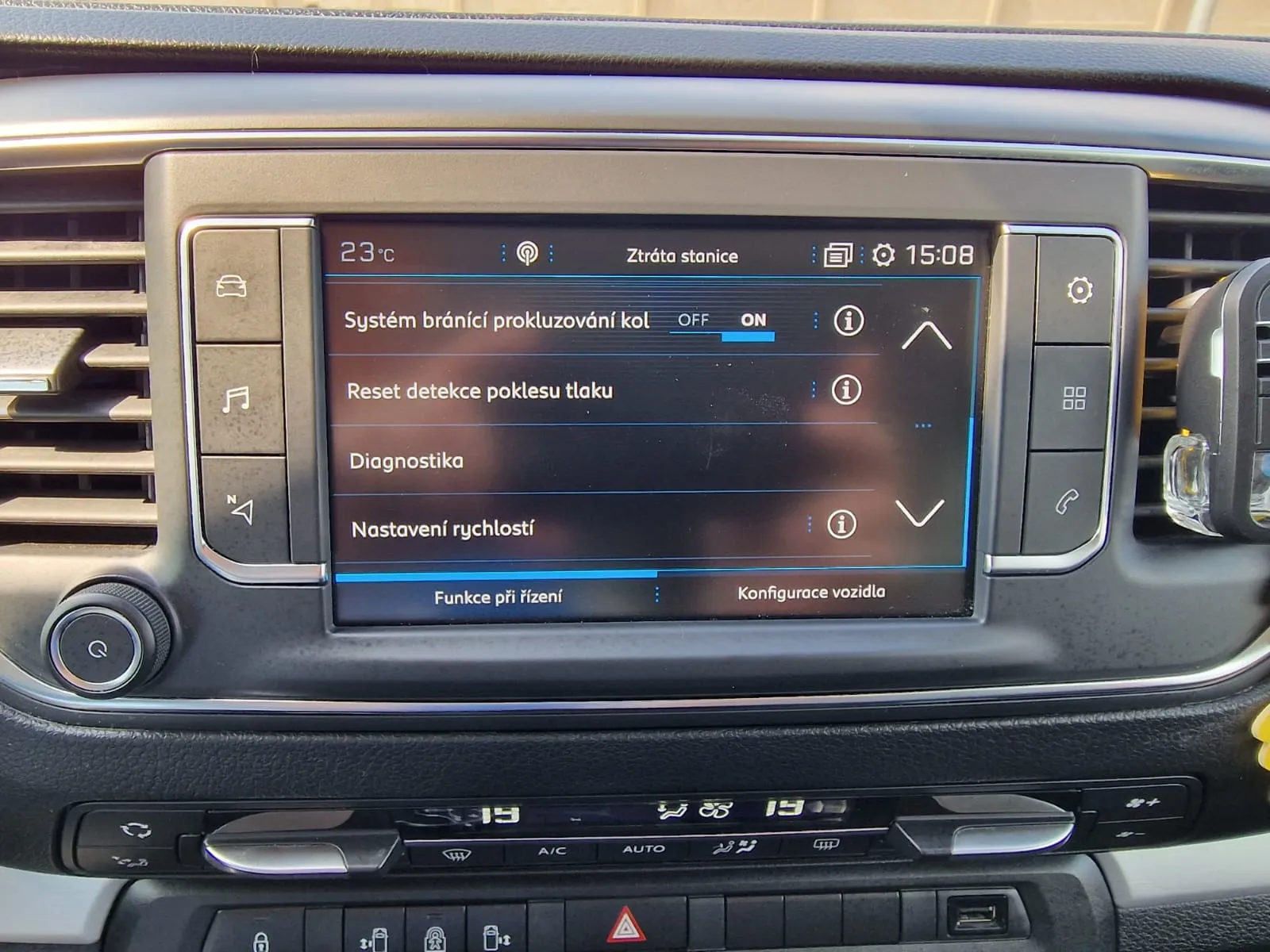 
								PEUGEOT TRAVELLER 2.0 BLUEHDI 177 S&S BUSINESS COMPACT EAT8 7-MIESTNE full									