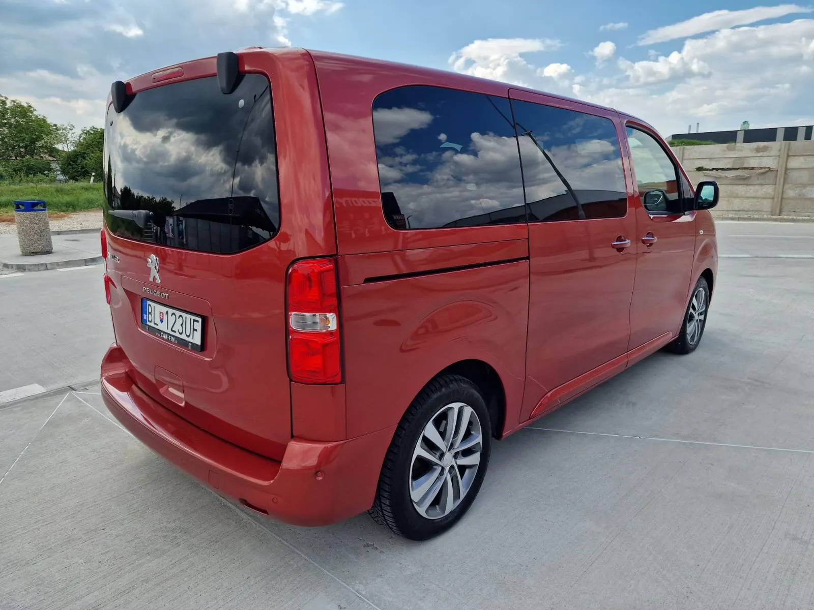 
								PEUGEOT TRAVELLER 2.0 BLUEHDI 177 S&S BUSINESS COMPACT EAT8 7-MIESTNE full									