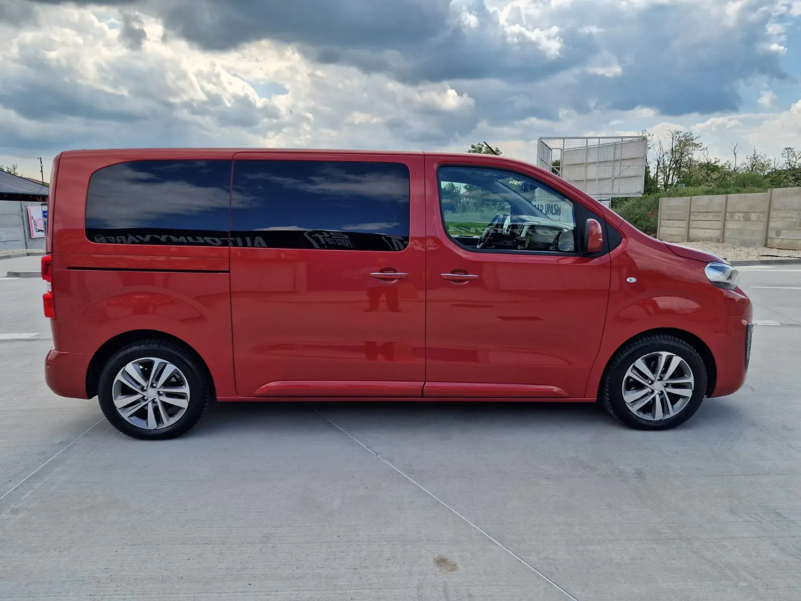 
								PEUGEOT TRAVELLER 2.0 BLUEHDI 177 S&S BUSINESS COMPACT EAT8 7-MIESTNE full									