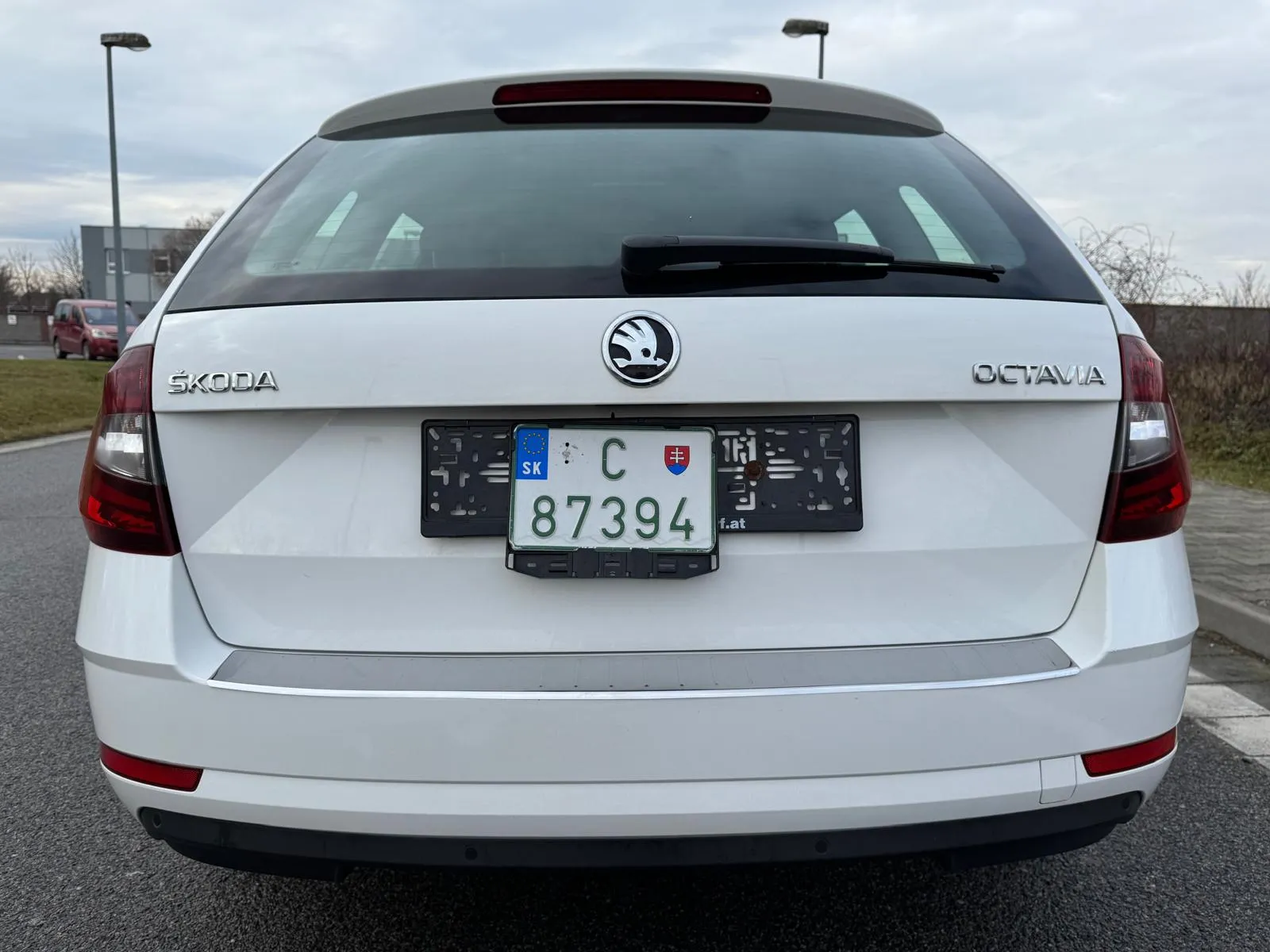 
								ŠKODA OCTAVIA COMBI 2.0TDI STYLE 7DSG full									