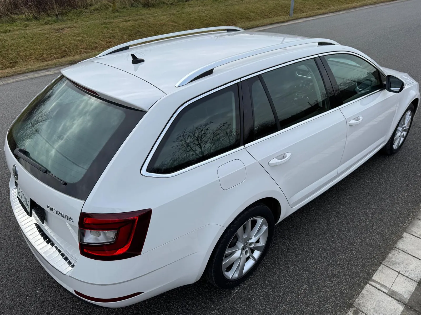 
								ŠKODA OCTAVIA COMBI 2.0TDI STYLE 7DSG full									