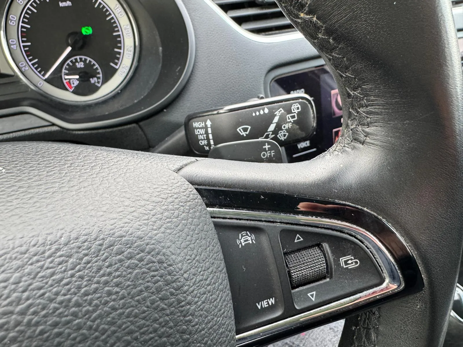 
								ŠKODA OCTAVIA COMBI 2.0TDI STYLE 7DSG full									