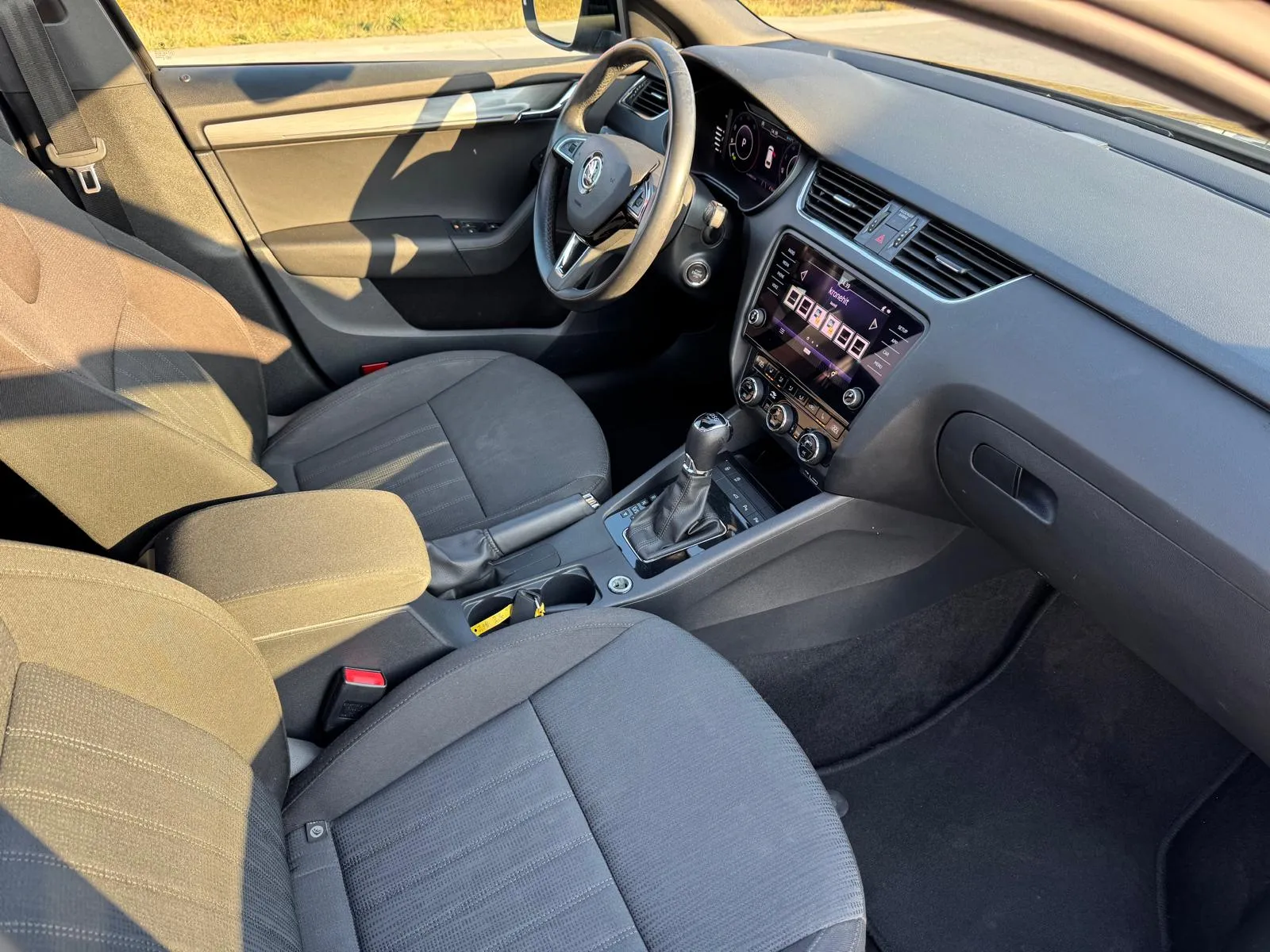 
								ŠKODA OCTAVIA 2.0TDi Style DSG full									