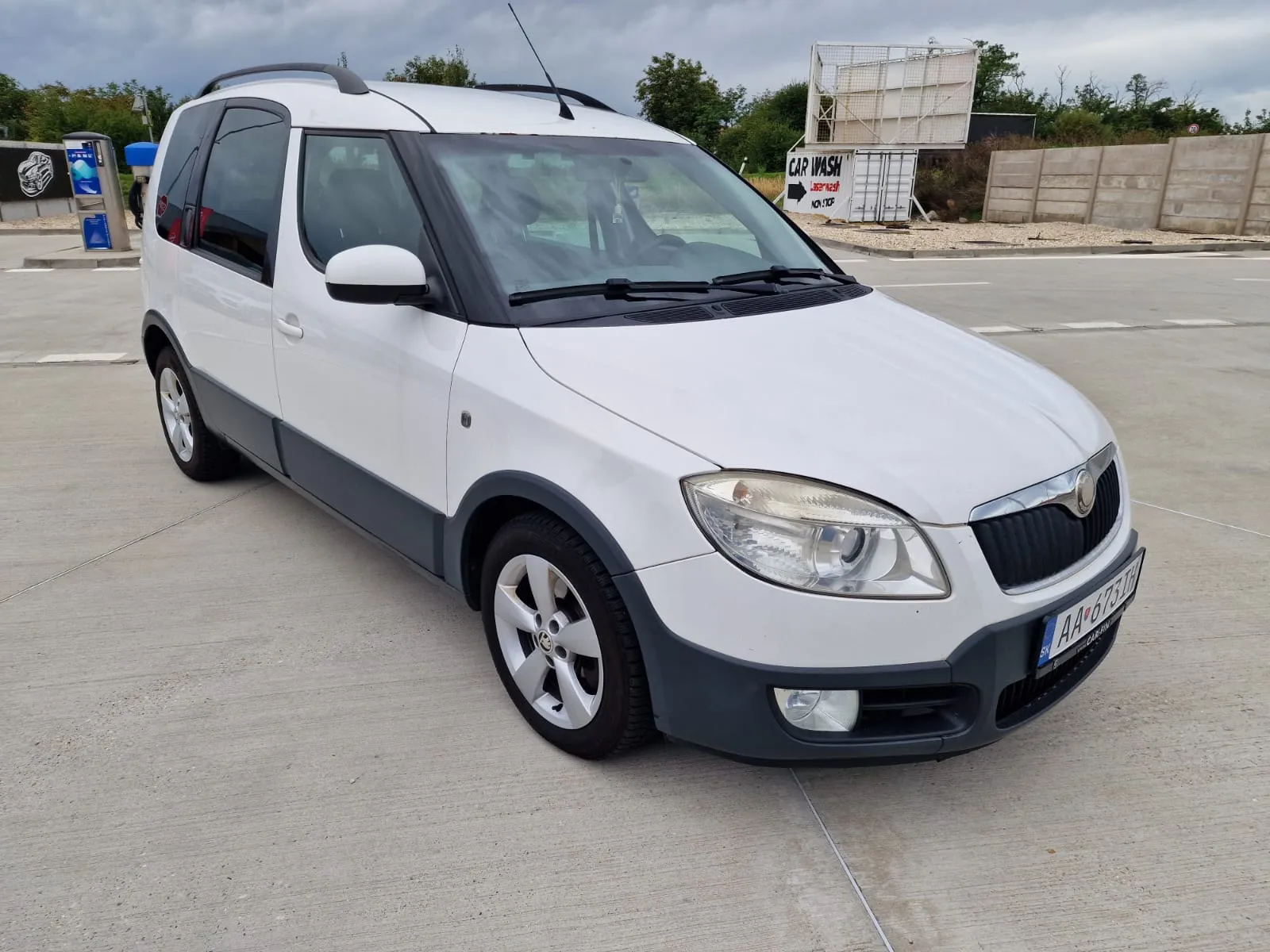 
								ŠKODA ROOMSTER 1.4i full									
