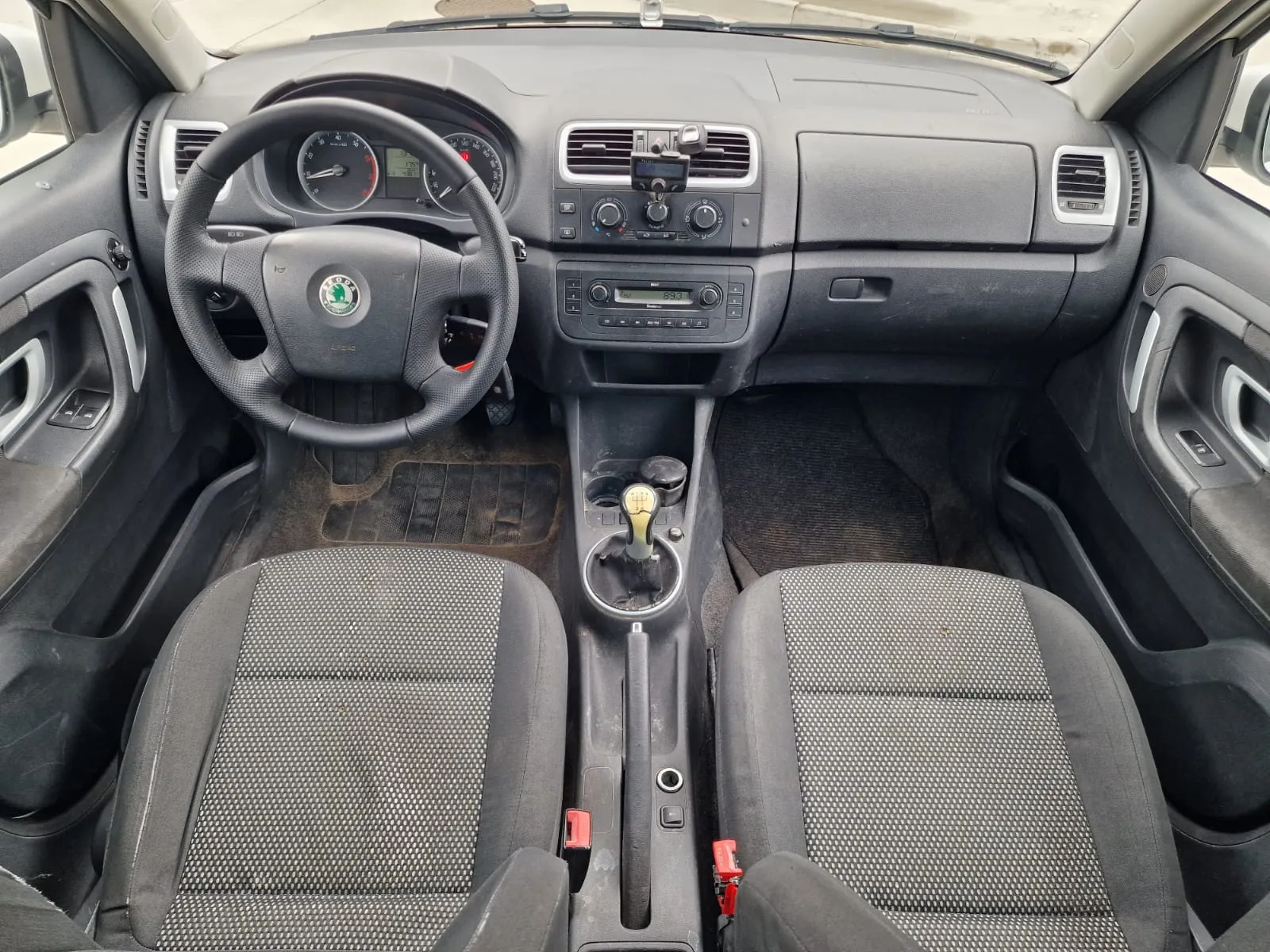 
								ŠKODA ROOMSTER 1.4i full									