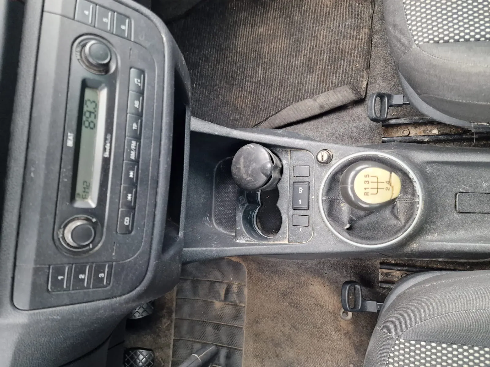 
								ŠKODA ROOMSTER 1.4i full									