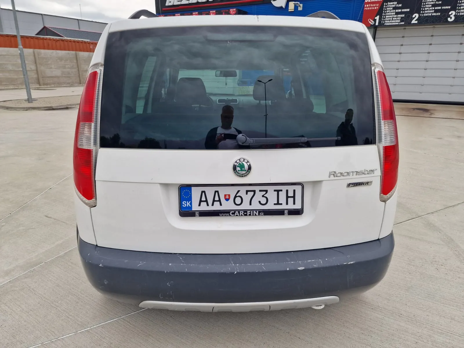 
								ŠKODA ROOMSTER 1.4i full									