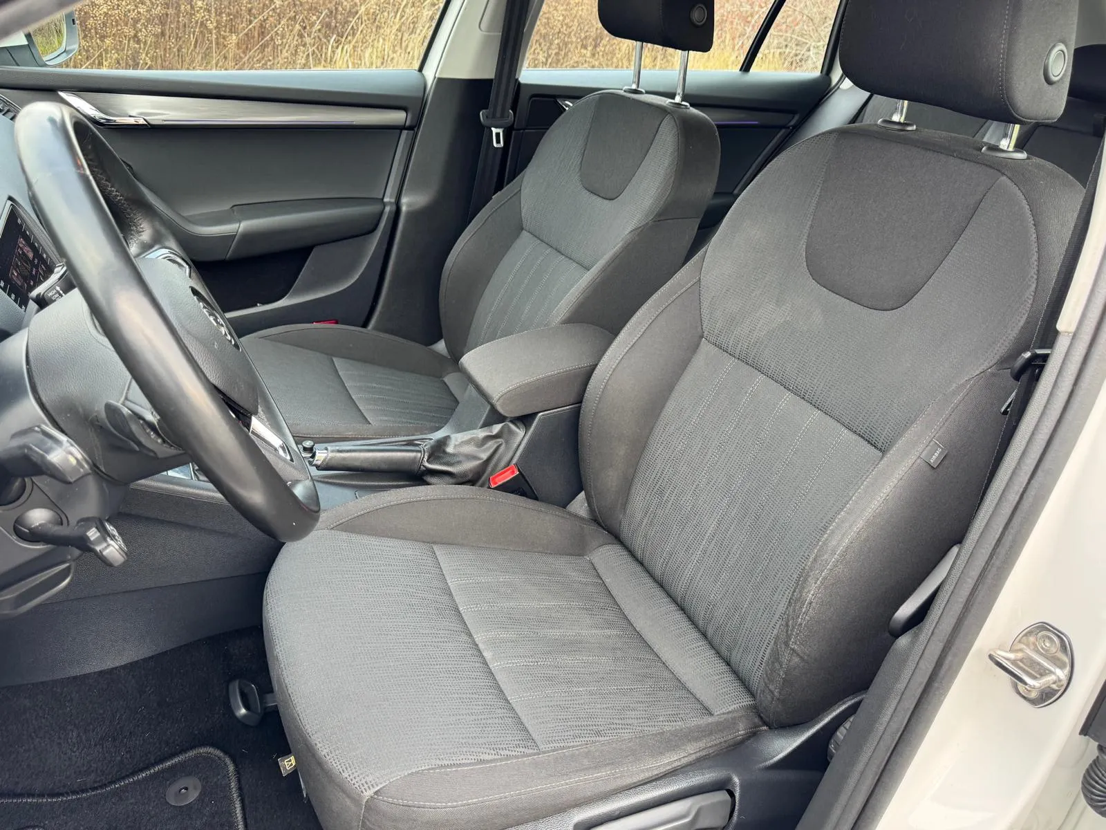 
								Škoda Octavia Combi 2.0TDi Style DSG full									