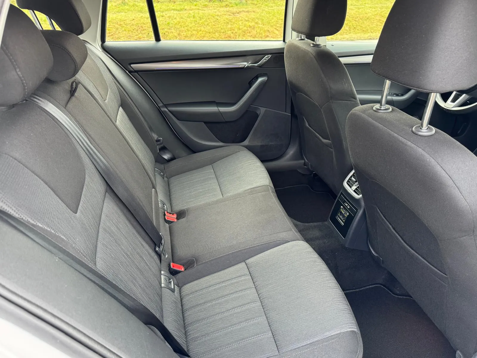
								Škoda Octavia Combi 2.0TDi Style DSG full									