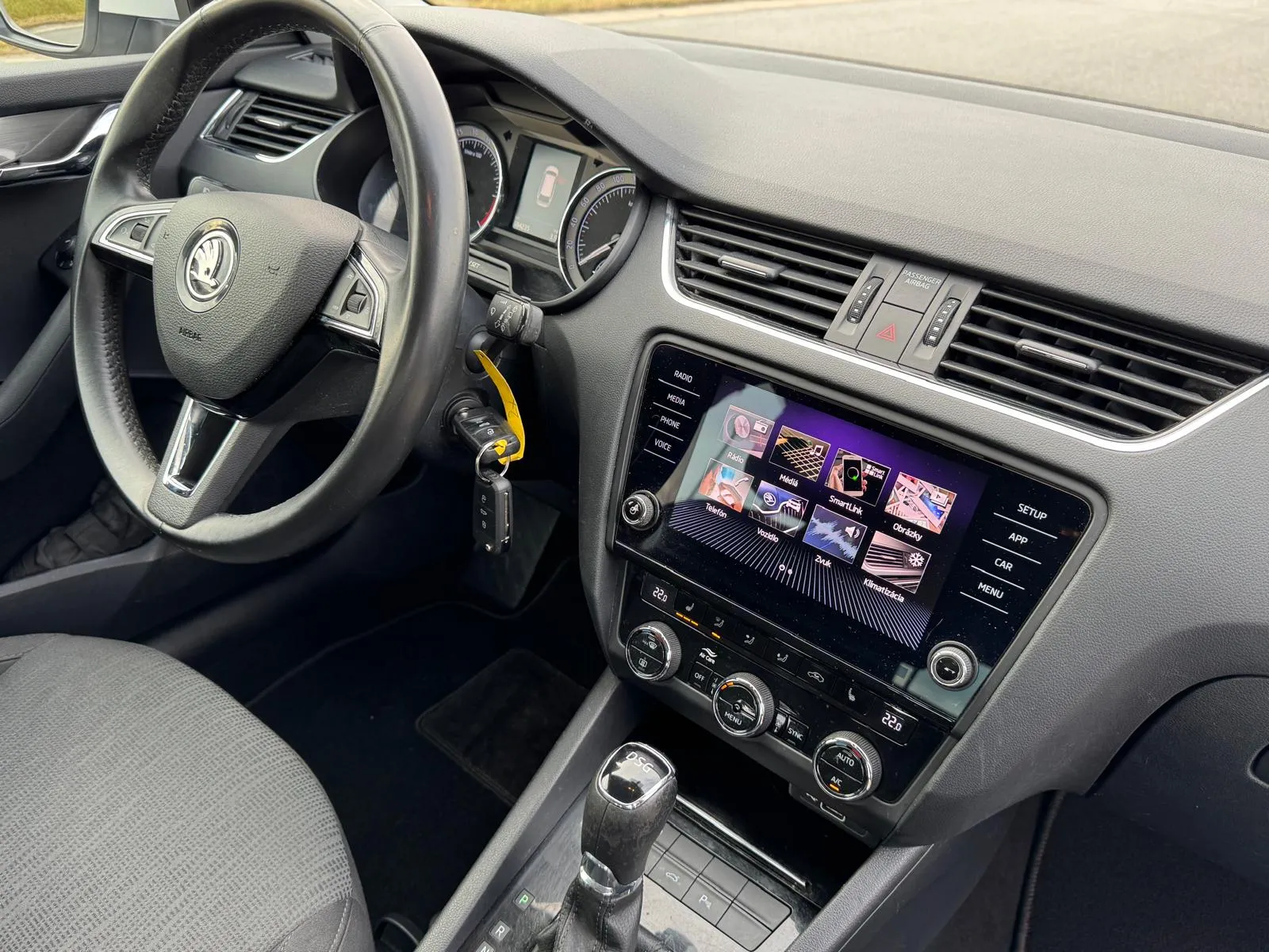 
								Škoda Octavia Combi 2.0TDi Style DSG full									