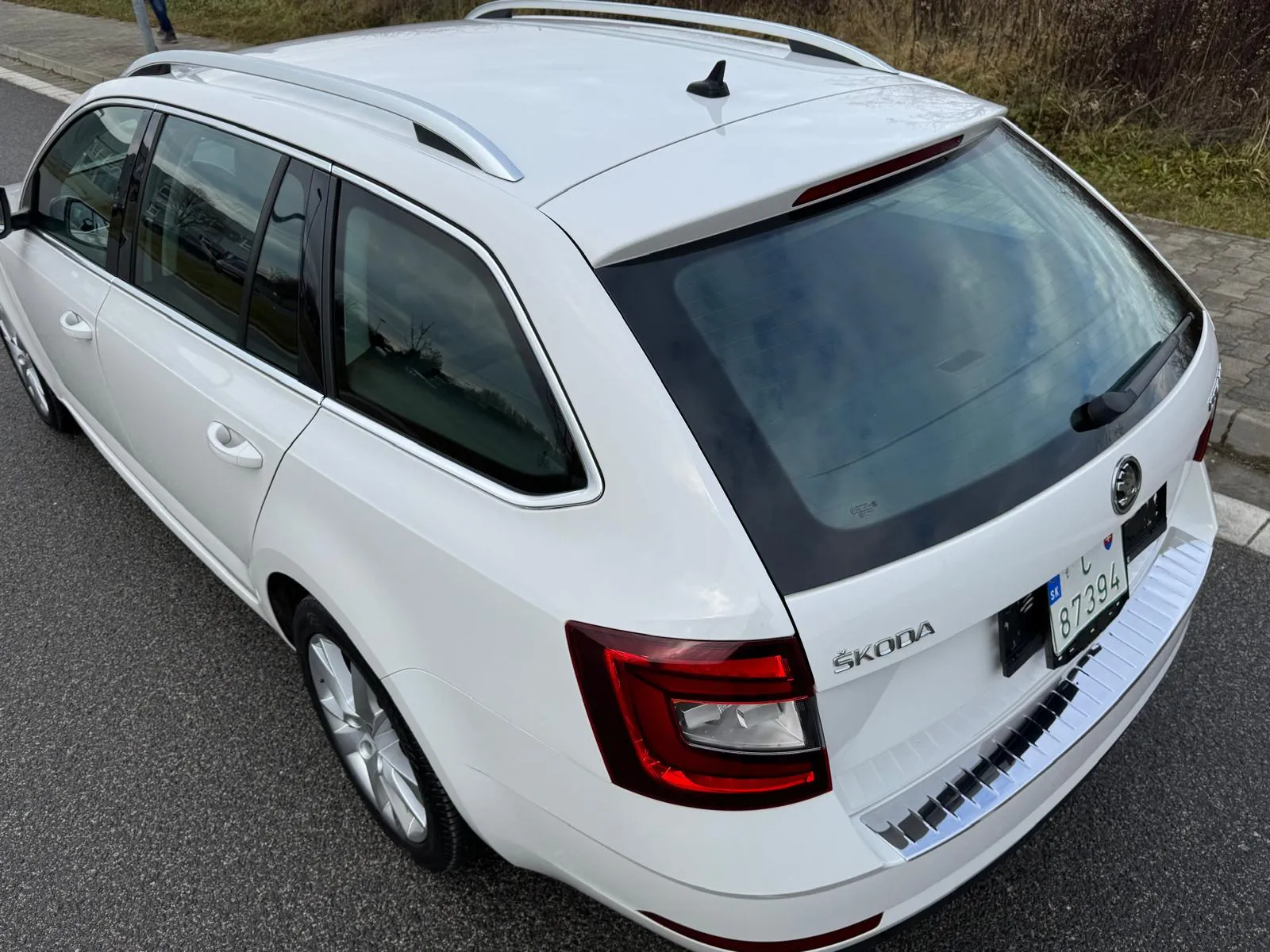 
								Škoda Octavia Combi 2.0TDi Style DSG full									