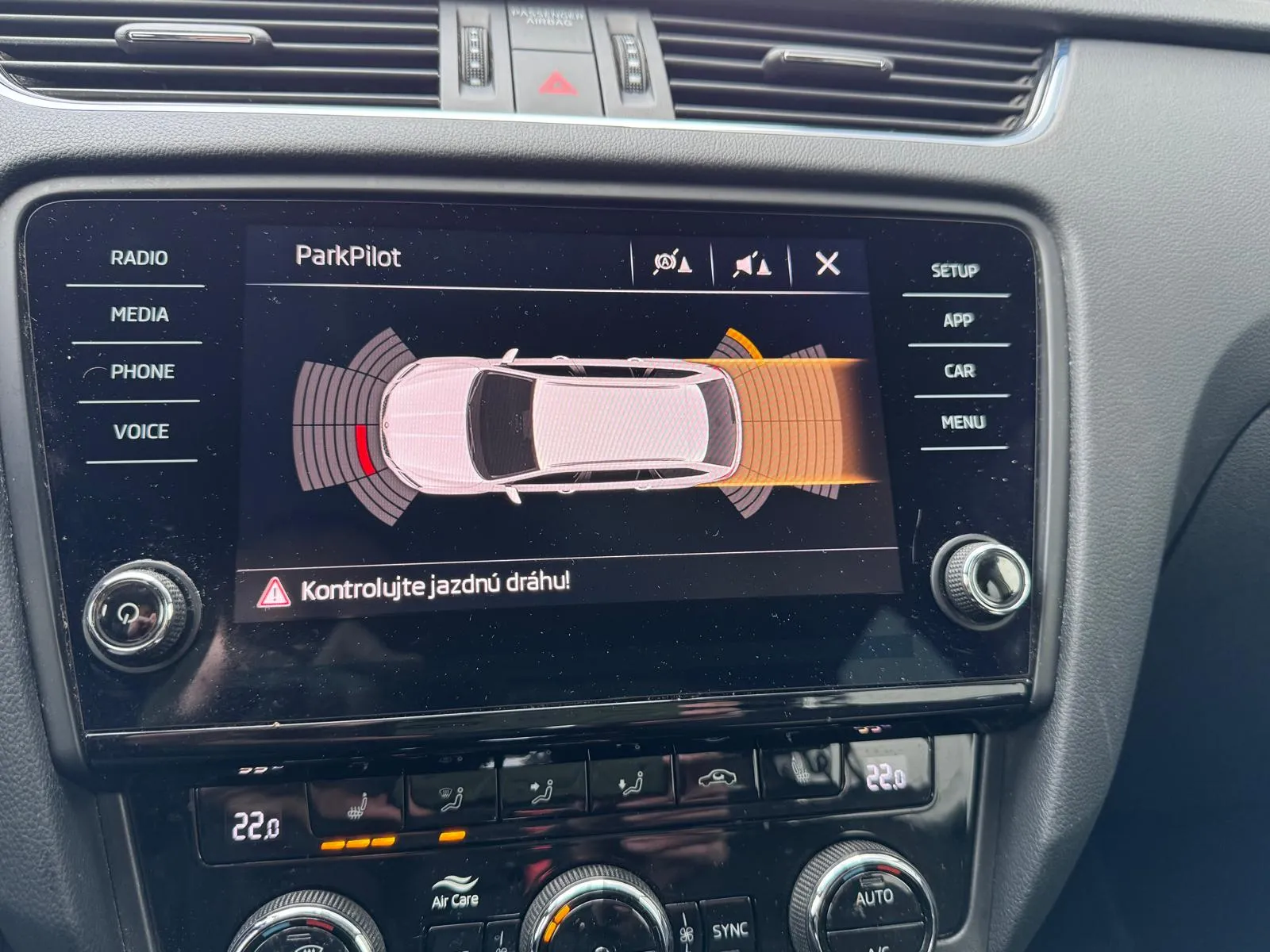 
								Škoda Octavia Combi 2.0TDi Style DSG full									