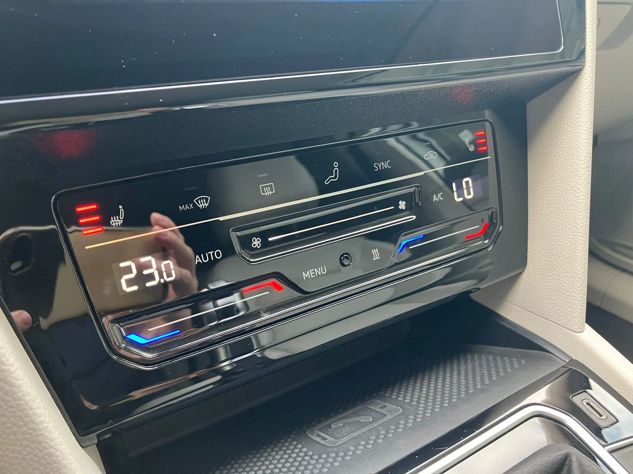 
								VOLKSWAGEN PASSAT VARIANT GTE 1.4TSi ACT DSG full									