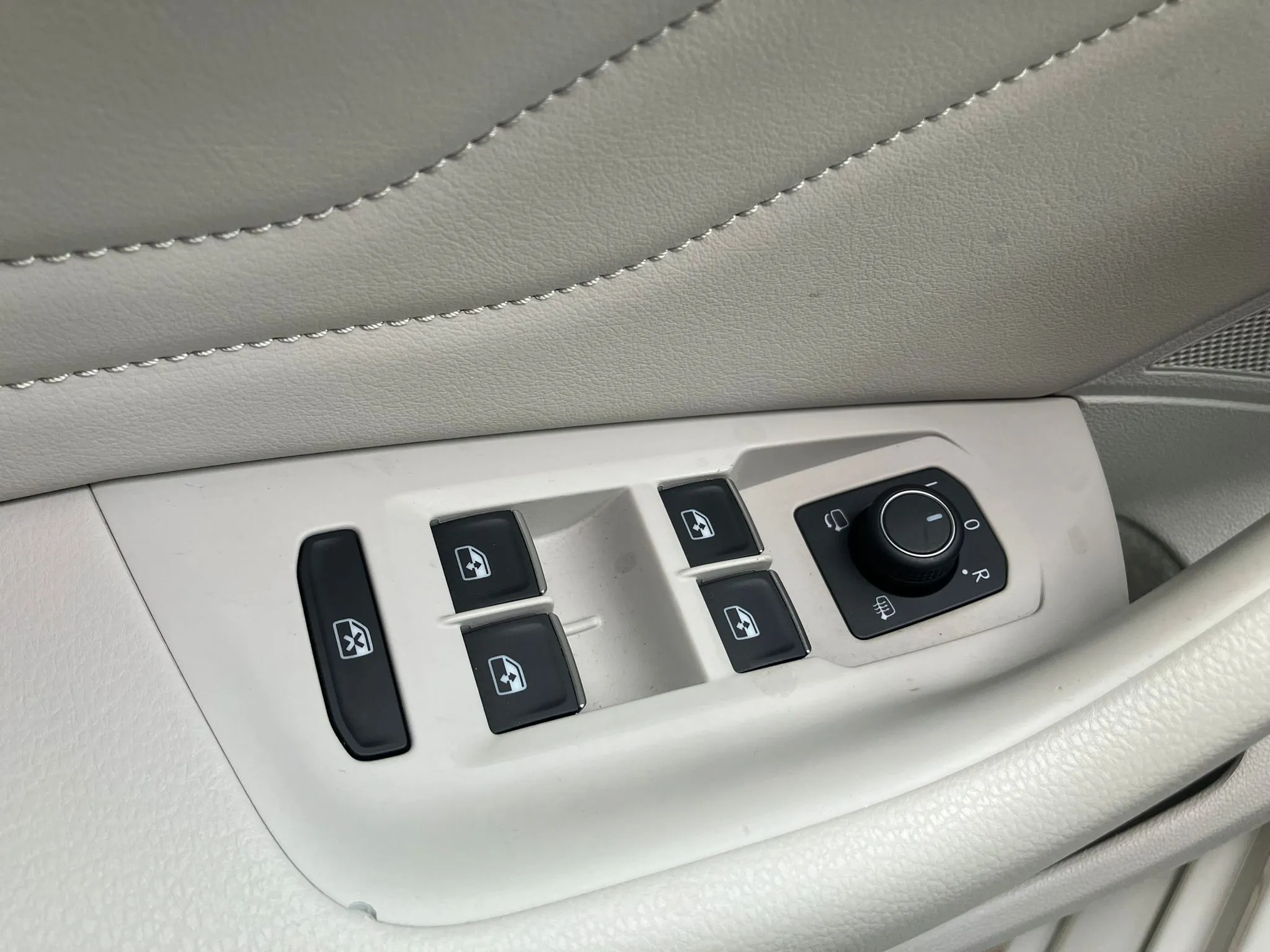 
								VOLKSWAGEN PASSAT VARIANT GTE 1.4TSi ACT DSG full									