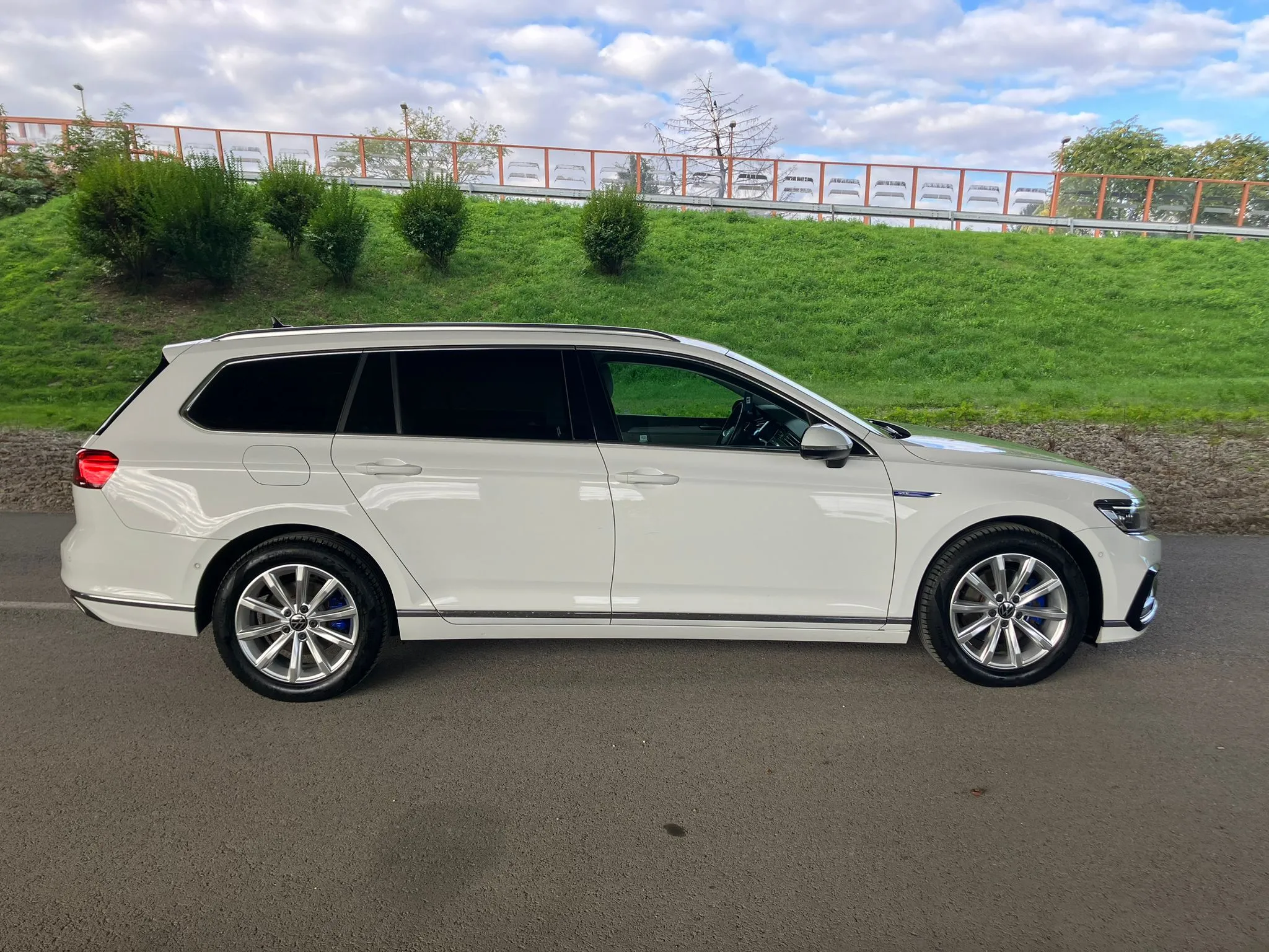 
								VOLKSWAGEN PASSAT VARIANT GTE 1.4TSi ACT DSG full									
