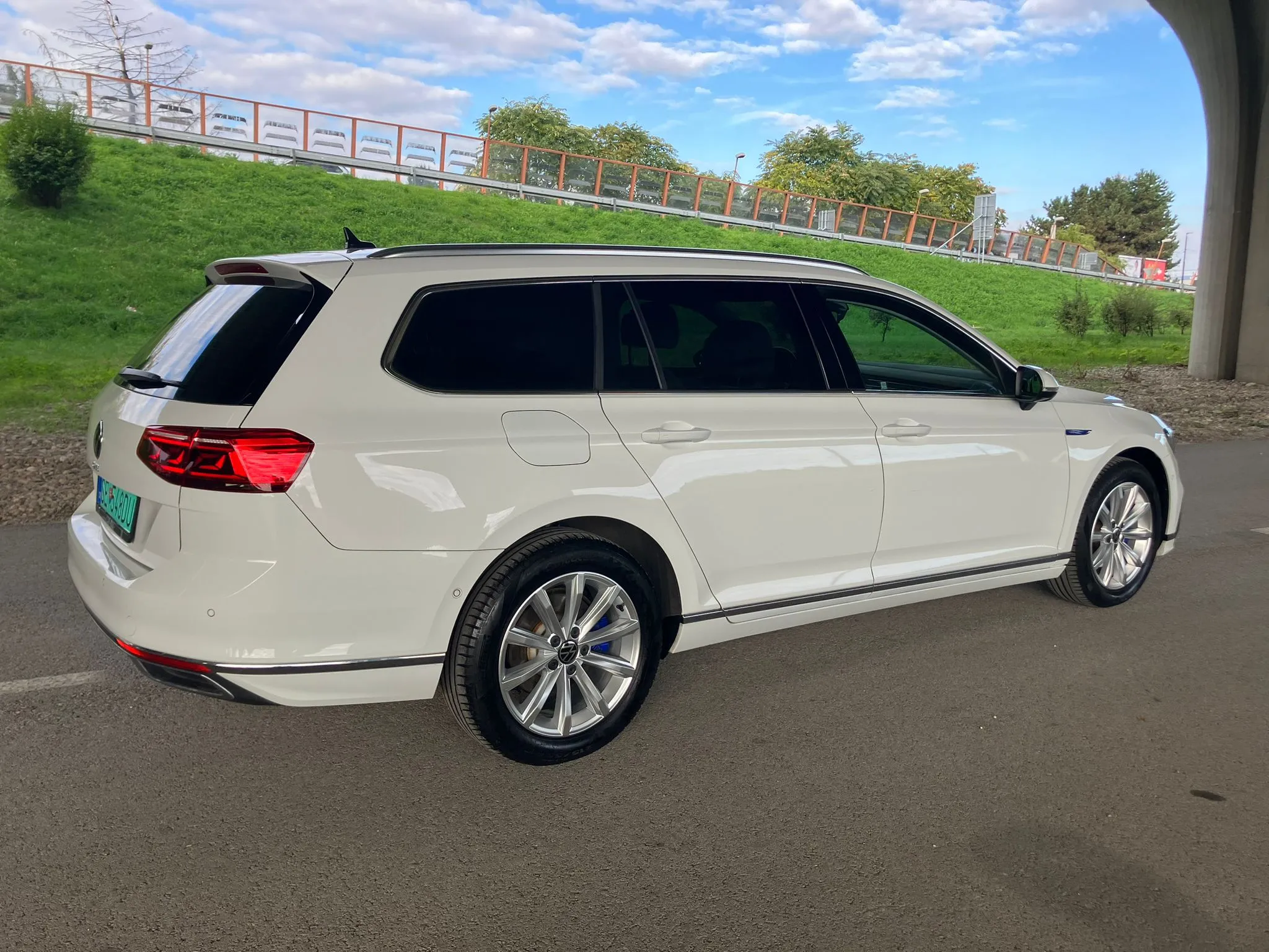 
								VOLKSWAGEN PASSAT VARIANT GTE 1.4TSi ACT DSG full									