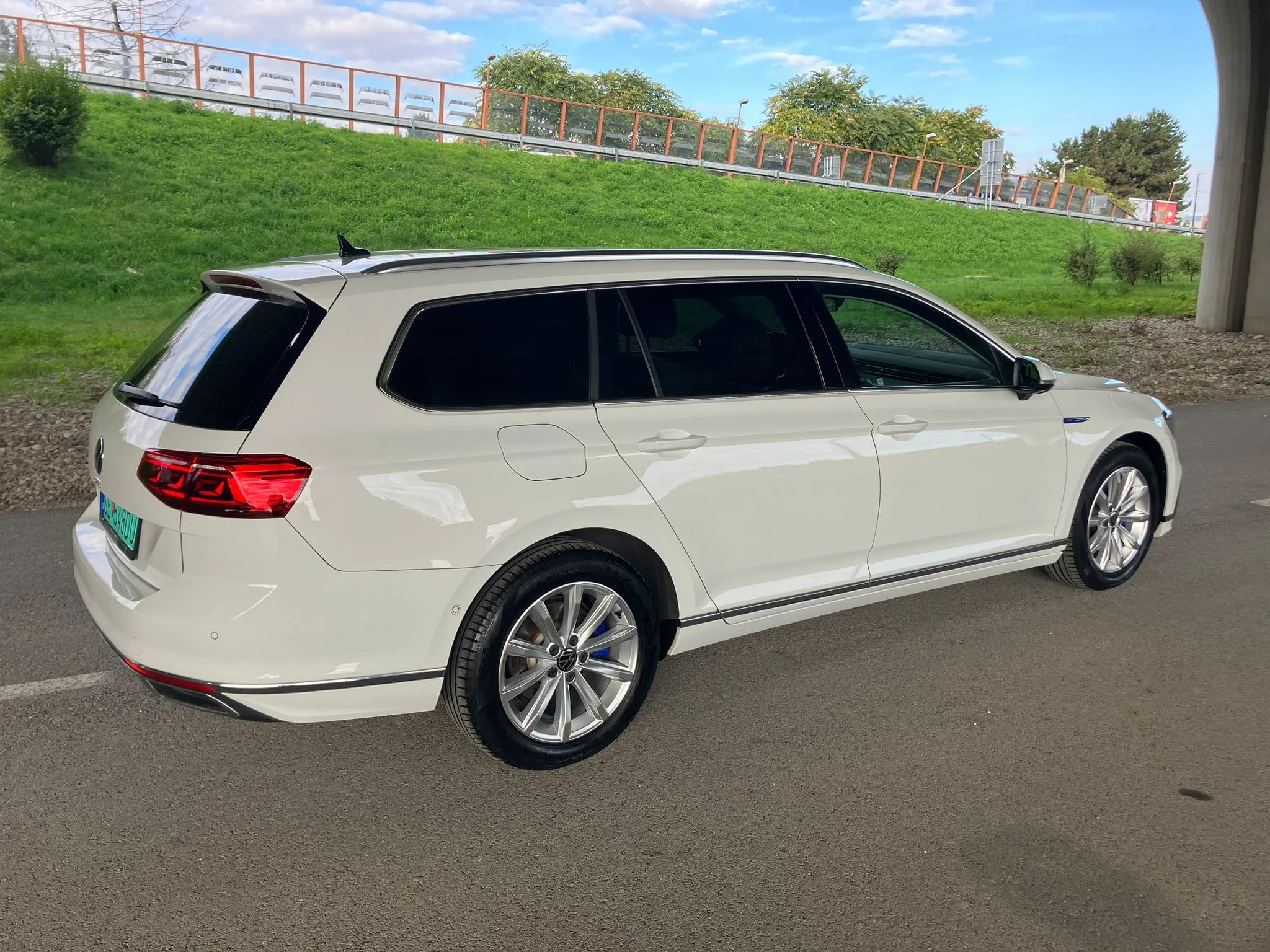 
								VOLKSWAGEN PASSAT VARIANT GTE 1.4TSi ACT DSG full									