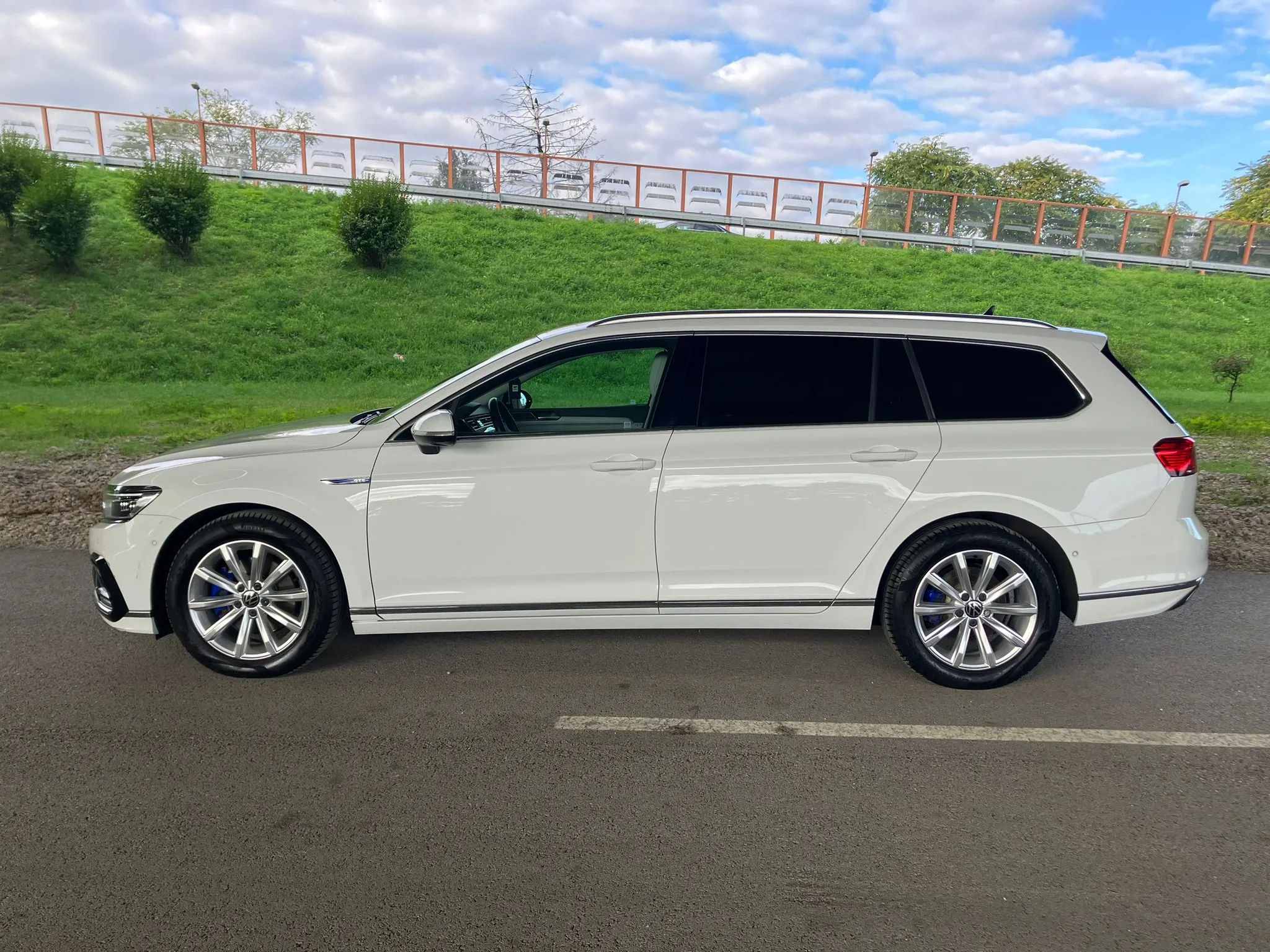 
								VOLKSWAGEN PASSAT VARIANT GTE 1.4TSi ACT DSG full									