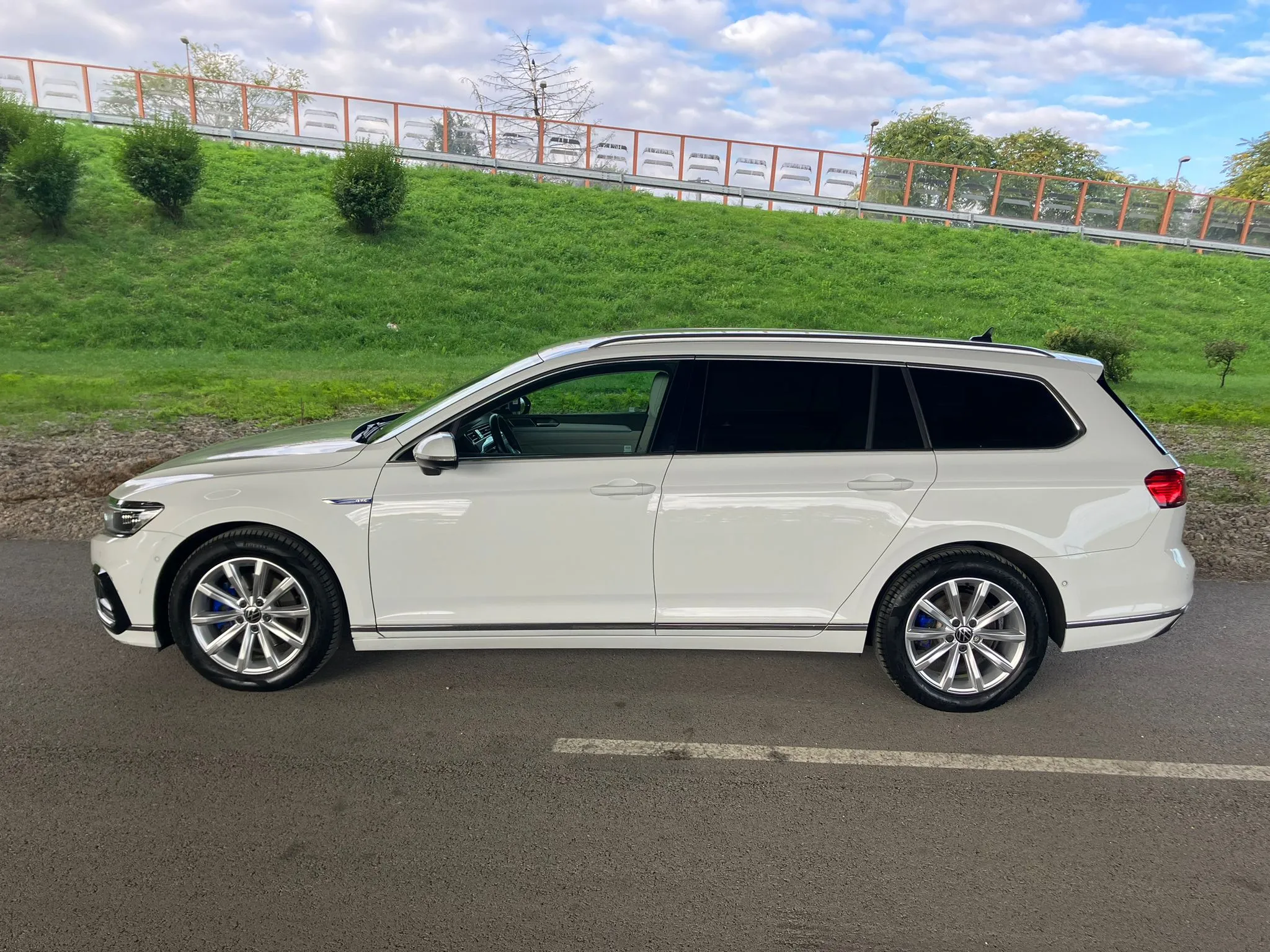 
								VOLKSWAGEN PASSAT VARIANT GTE 1.4TSi ACT DSG full									