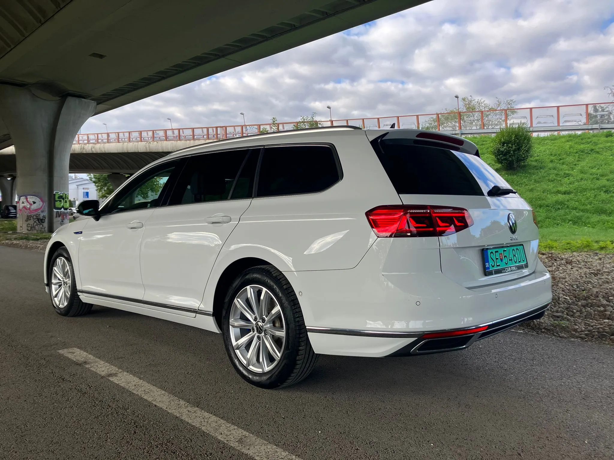 
								VOLKSWAGEN PASSAT VARIANT GTE 1.4TSi ACT DSG full									