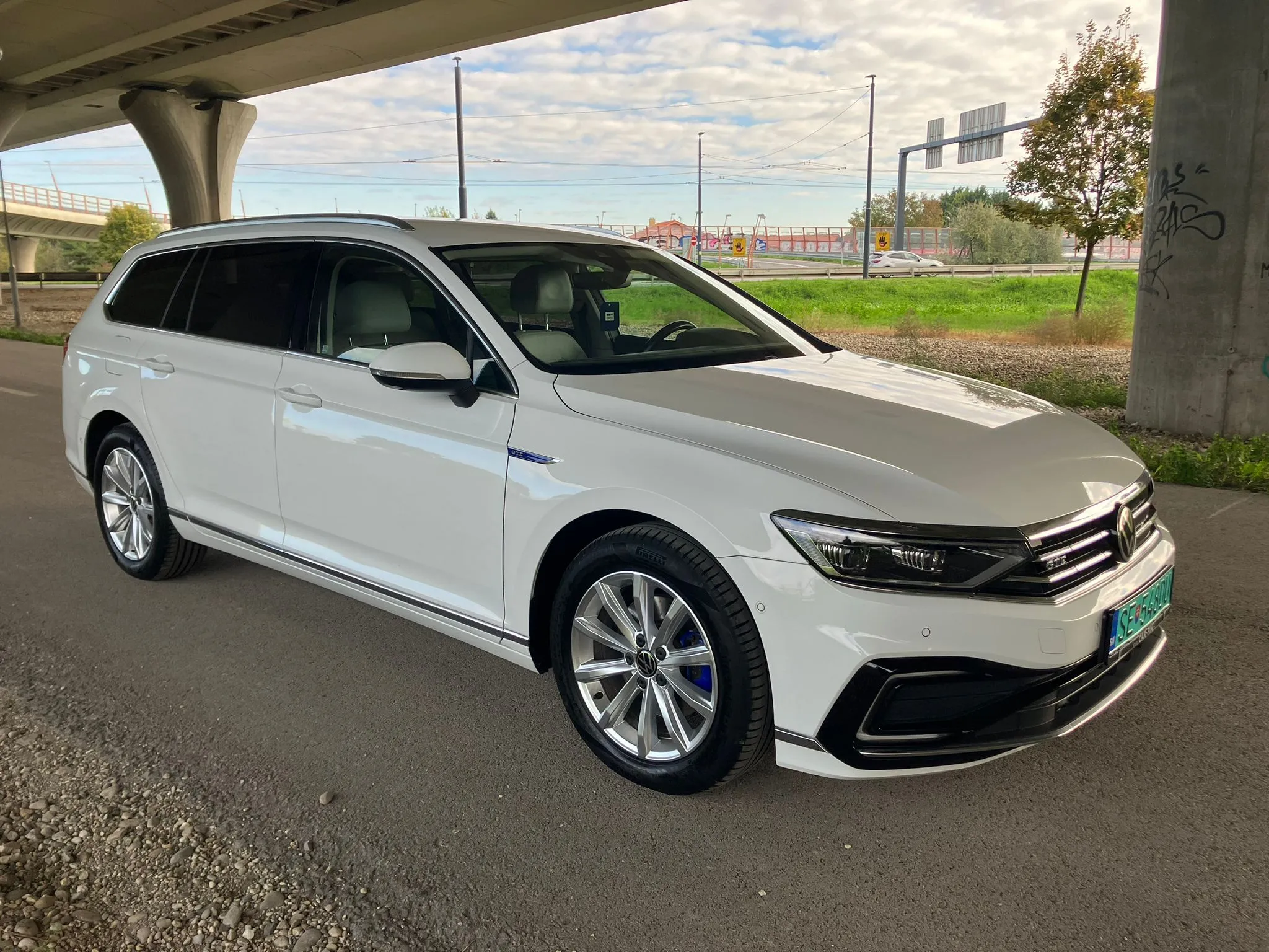 
								VOLKSWAGEN PASSAT VARIANT GTE 1.4TSi ACT DSG full									