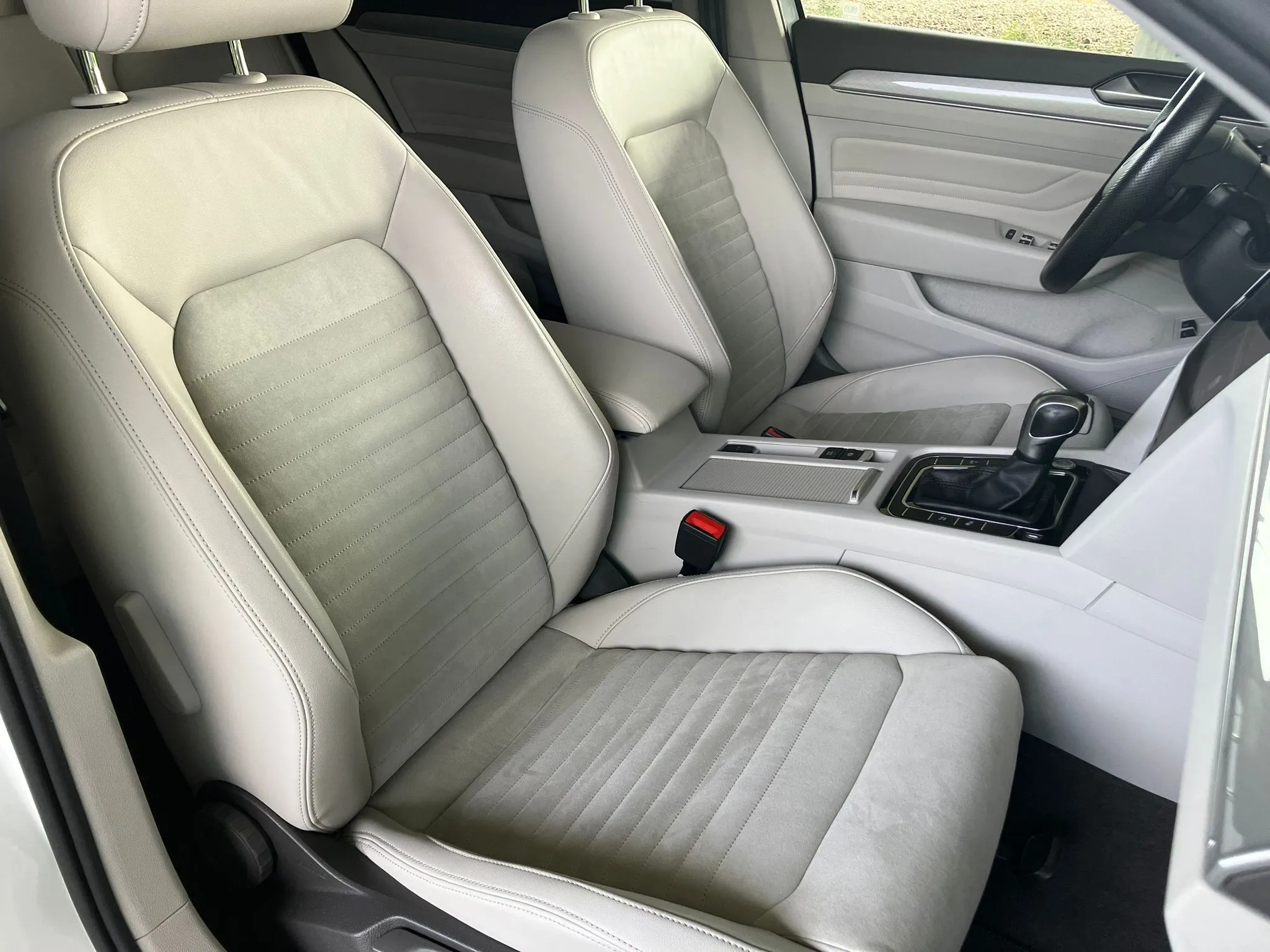 
								VOLKSWAGEN PASSAT VARIANT GTE 1.4TSi ACT DSG full									