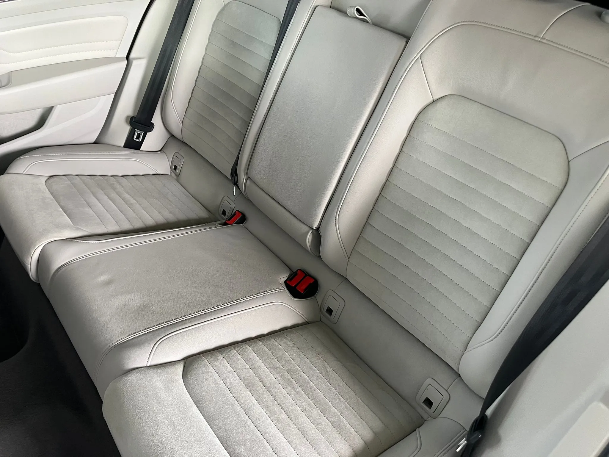 
								VOLKSWAGEN PASSAT VARIANT GTE 1.4TSi ACT DSG full									