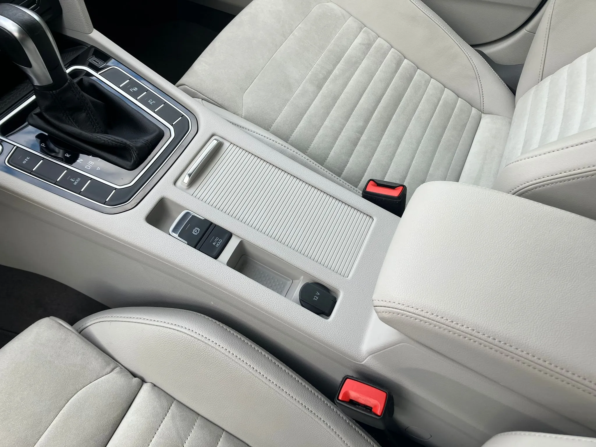 
								VOLKSWAGEN PASSAT VARIANT GTE 1.4TSi ACT DSG full									