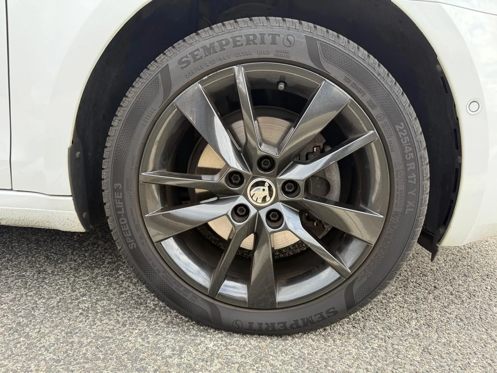 
								Škoda Octavia Combi Sportline 2.0 TDI DSG Full led virtual full									