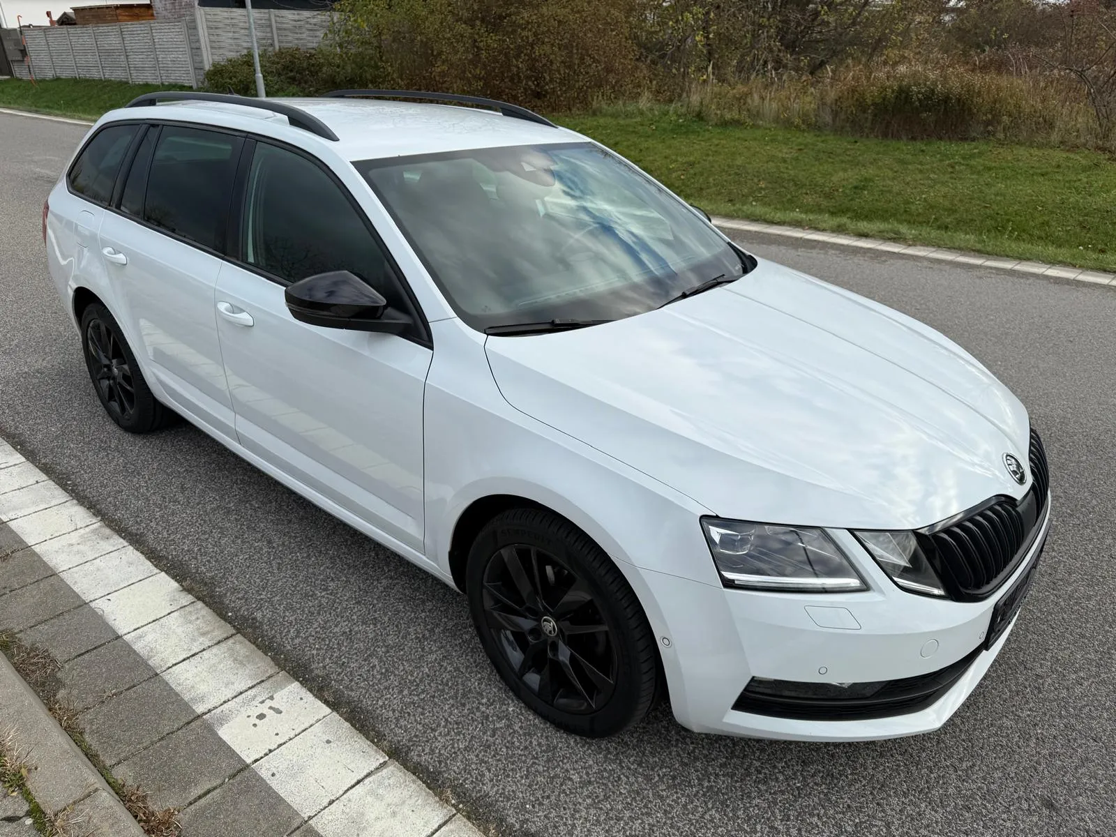 
								Škoda Octavia Combi Sportline 2.0 TDI DSG Full led virtual full									