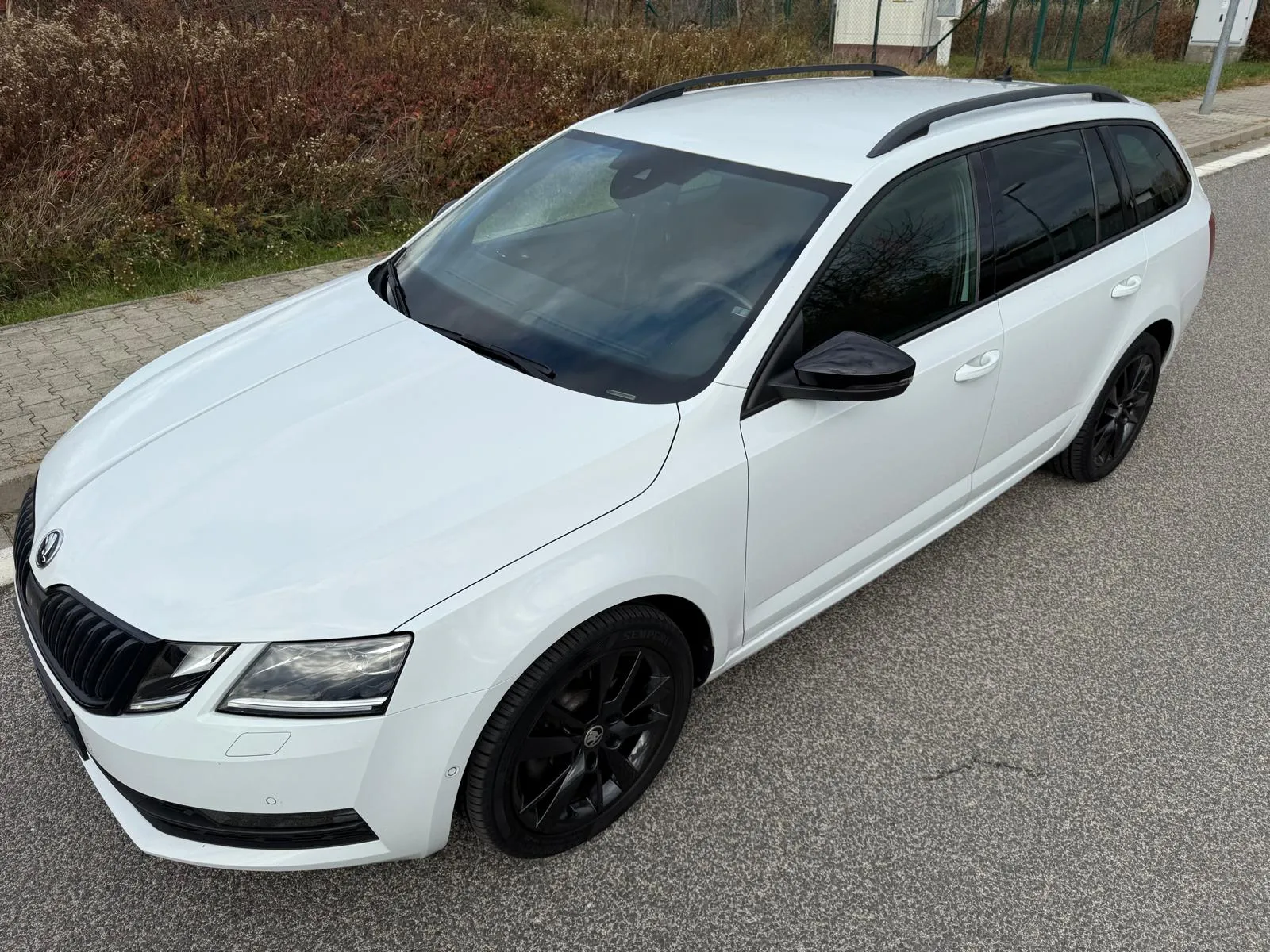 
								Škoda Octavia Combi Sportline 2.0 TDI DSG Full led virtual full									