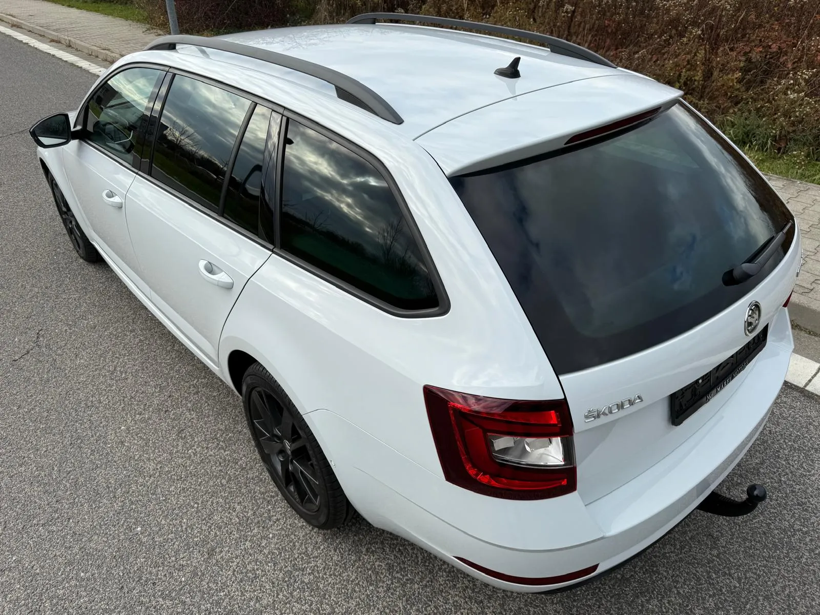 
								Škoda Octavia Combi Sportline 2.0 TDI DSG Full led virtual full									