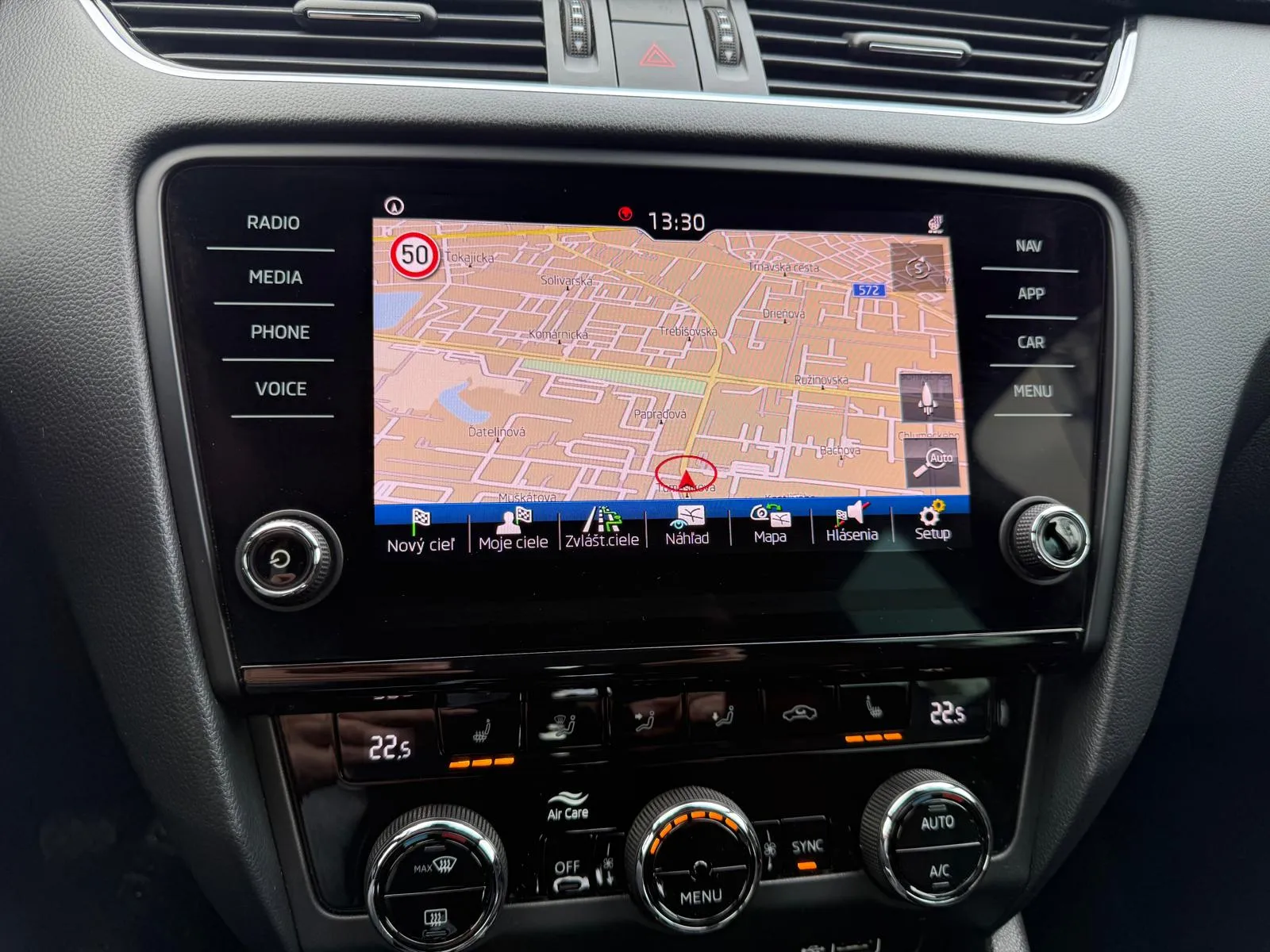 
								Škoda Octavia Combi Sportline 2.0 TDI DSG Full led virtual full									