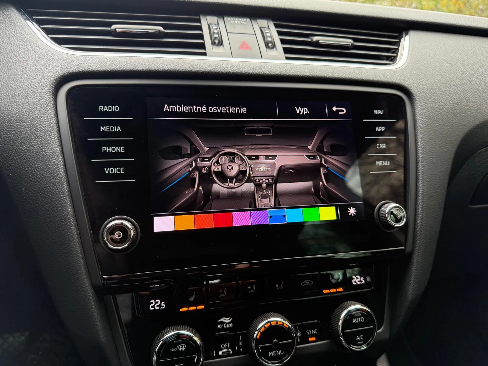 
								Škoda Octavia Combi Sportline 2.0 TDI DSG Full led virtual full									