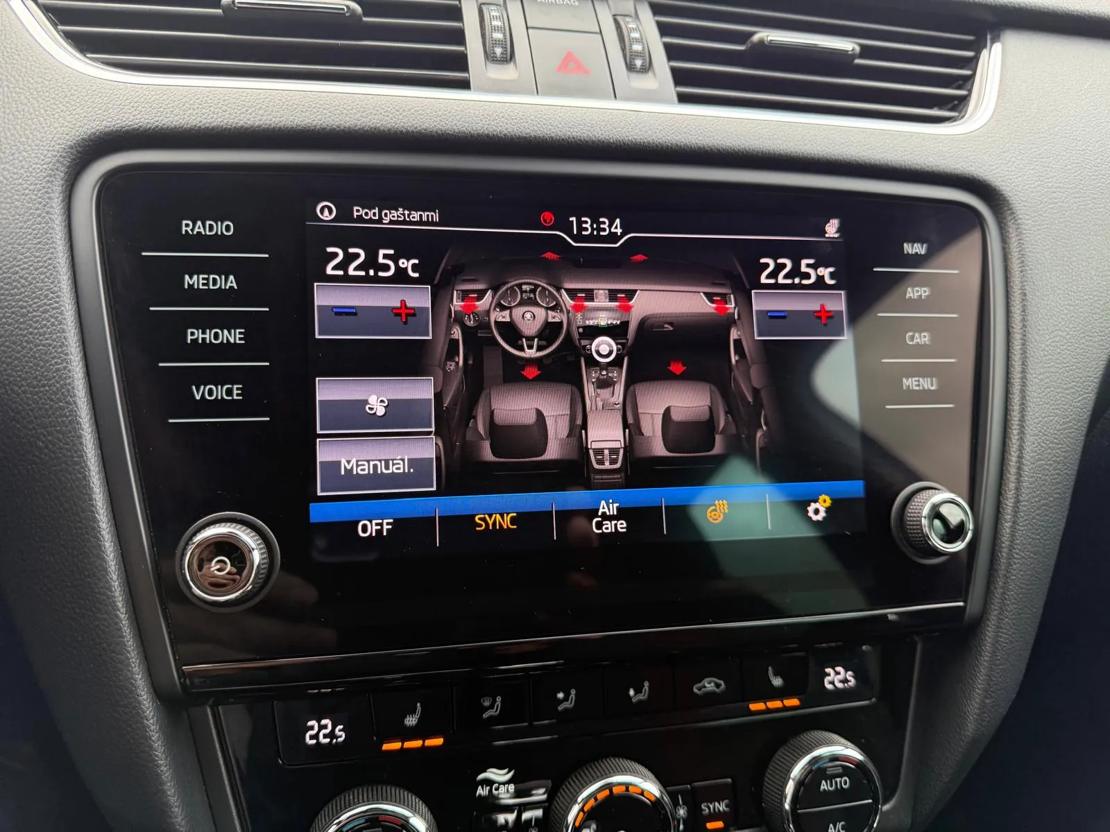 
								Škoda Octavia Combi Sportline 2.0 TDI DSG Full led virtual full									