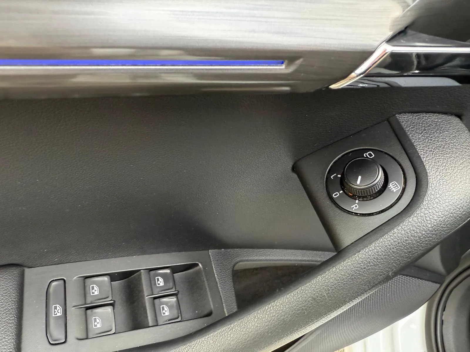 
								Škoda Octavia Combi Sportline 2.0 TDI DSG Full led virtual full									
