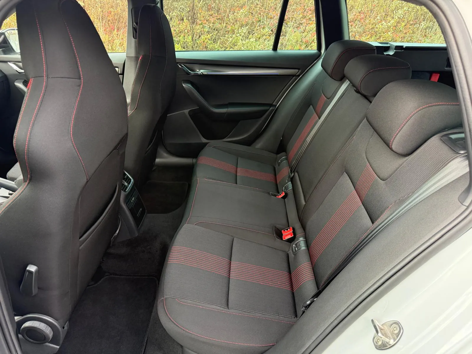 
								Škoda Octavia Combi Sportline 2.0 TDI DSG Full led virtual full									
