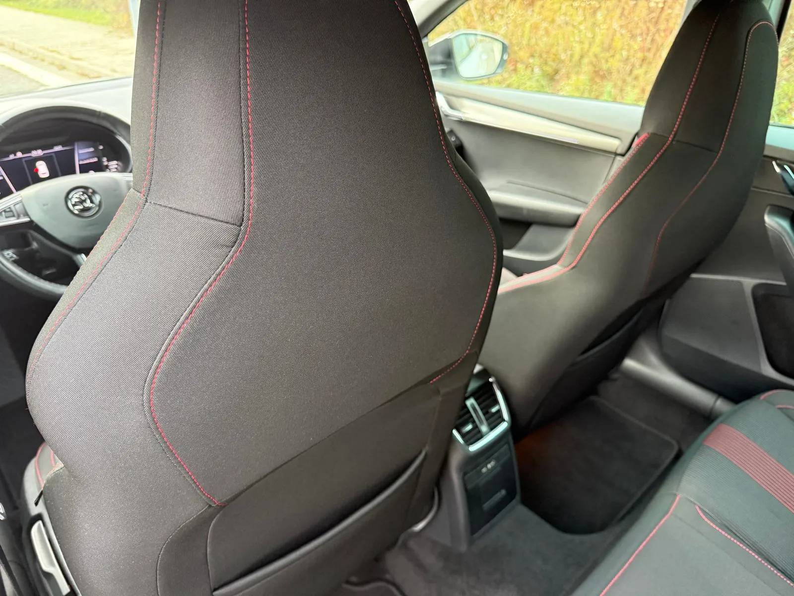 
								Škoda Octavia Combi Sportline 2.0 TDI DSG Full led virtual full									