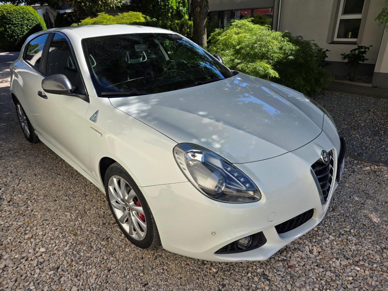 
								Alfa Romeo Giulietta 1.8 TBi Quadrifoglio Verde, 177kW, A6, 5d full									