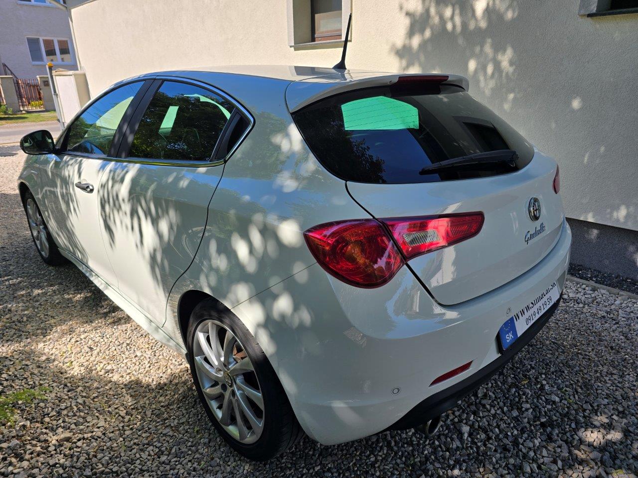 
								Alfa Romeo Giulietta 1.8 TBi Quadrifoglio Verde, 177kW, A6, 5d full									