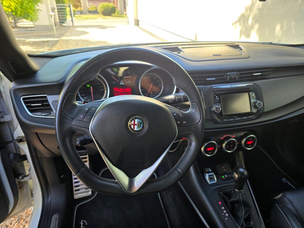 
								Alfa Romeo Giulietta 1.8 TBi Quadrifoglio Verde, 177kW, A6, 5d full									