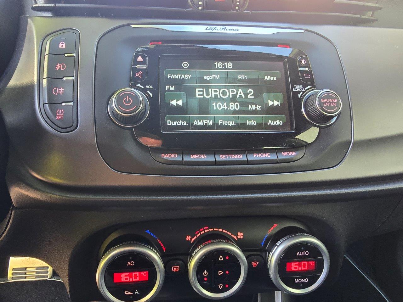 
								Alfa Romeo Giulietta 1.8 TBi Quadrifoglio Verde, 177kW, A6, 5d full									