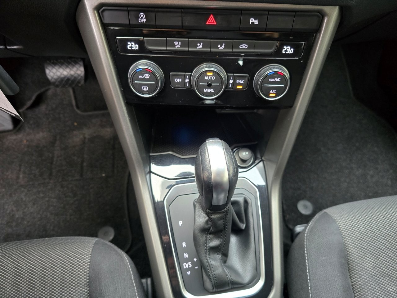 
								Volkswagen T-Roc 1.5 TSI BMT Style DSG full									