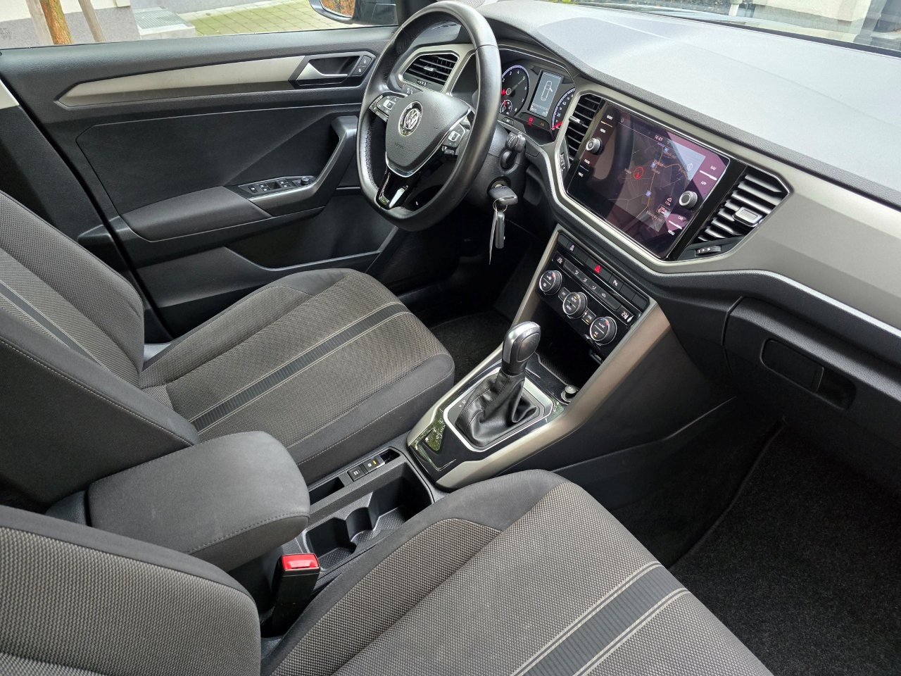 
								Volkswagen T-Roc 1.5 TSI BMT Style DSG full									